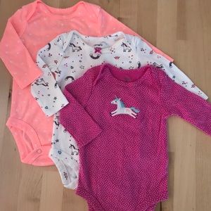 Longsleeve Carter’s onesies